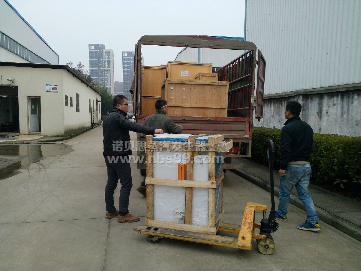 【北京】服裝整燙蒸汽發生器幫助北京企業進行設備改造計劃