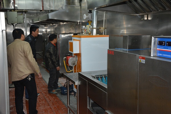 仙桃精英學校食堂300kg全自動午夜最污视频APP現場安裝調試 