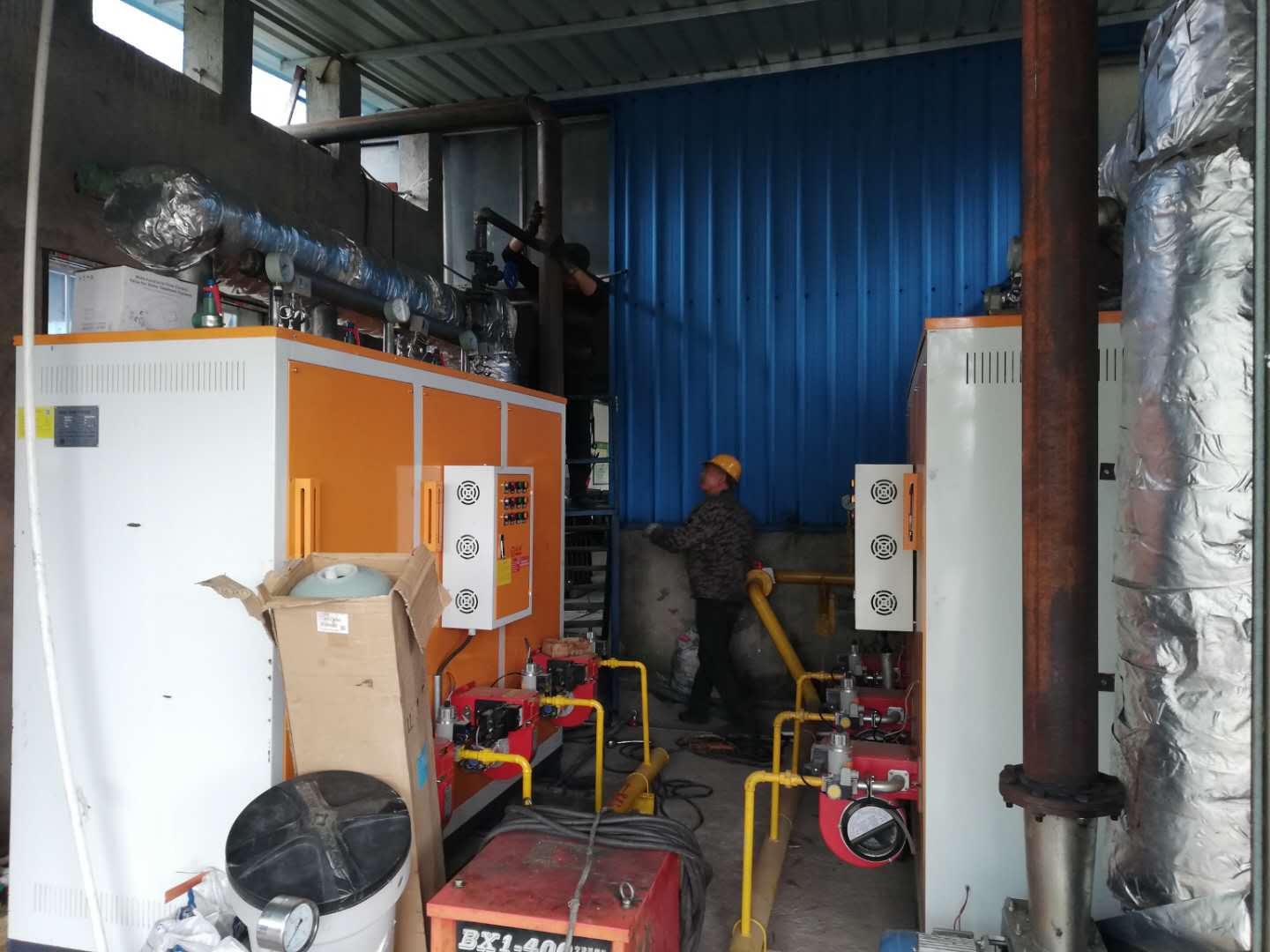 石油管道廠家使用午夜一区二区三区蒸汽發生器進行除鏽