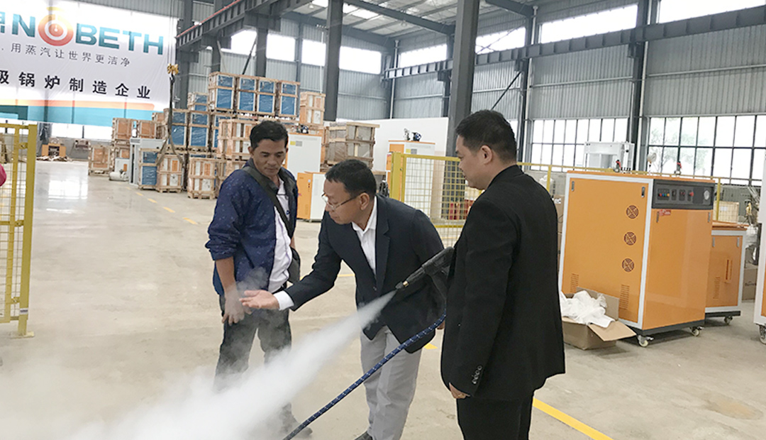 客戶實地考察電蒸汽發生器蒸汽洗車
