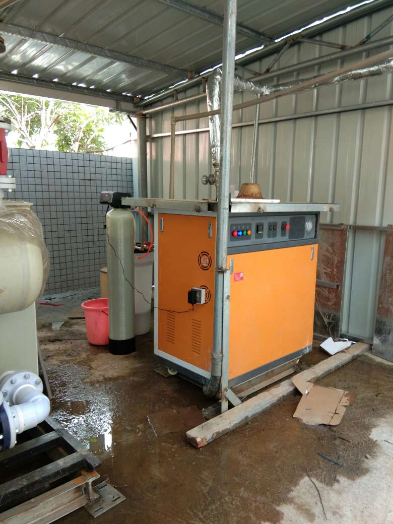 使用全自動蒸汽發生器控製發酵溫度，為可降解餐具生產保駕護航